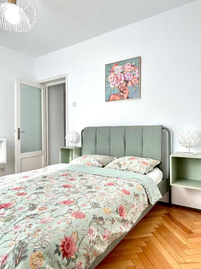 Parliament Central Apartment บูคาเรสต์ ภายนอก รูปภาพ